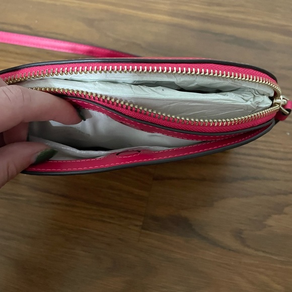 New with tags Kate Spade Purse - Picture 5 of 5